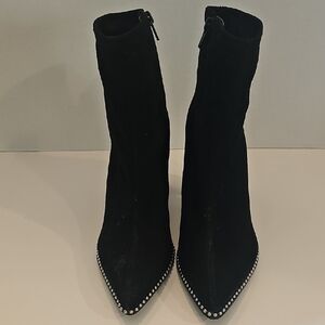 Bar III Black Heeled Boots with Sleek Silhouette